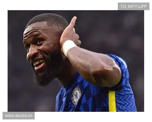 吕迪格与范戴克在高位防守中结构分散形成分化趋势