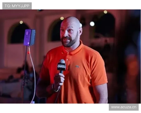 刷到泰森·富里半夜晒酒窖自拍，瓶子那标签直接把我的工资打回原形